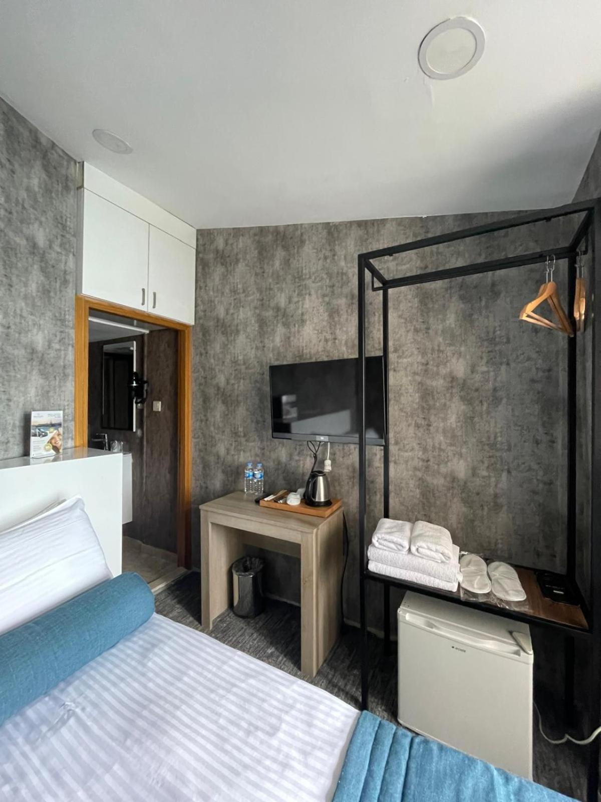Mayfair Seaside Hotel *